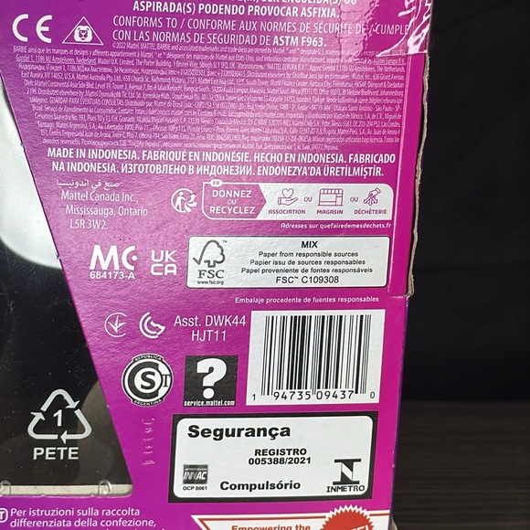 Barbie Fashionistas Ken Fashion Doll #212 with Prosthetic Leg - Picture 4 of 4